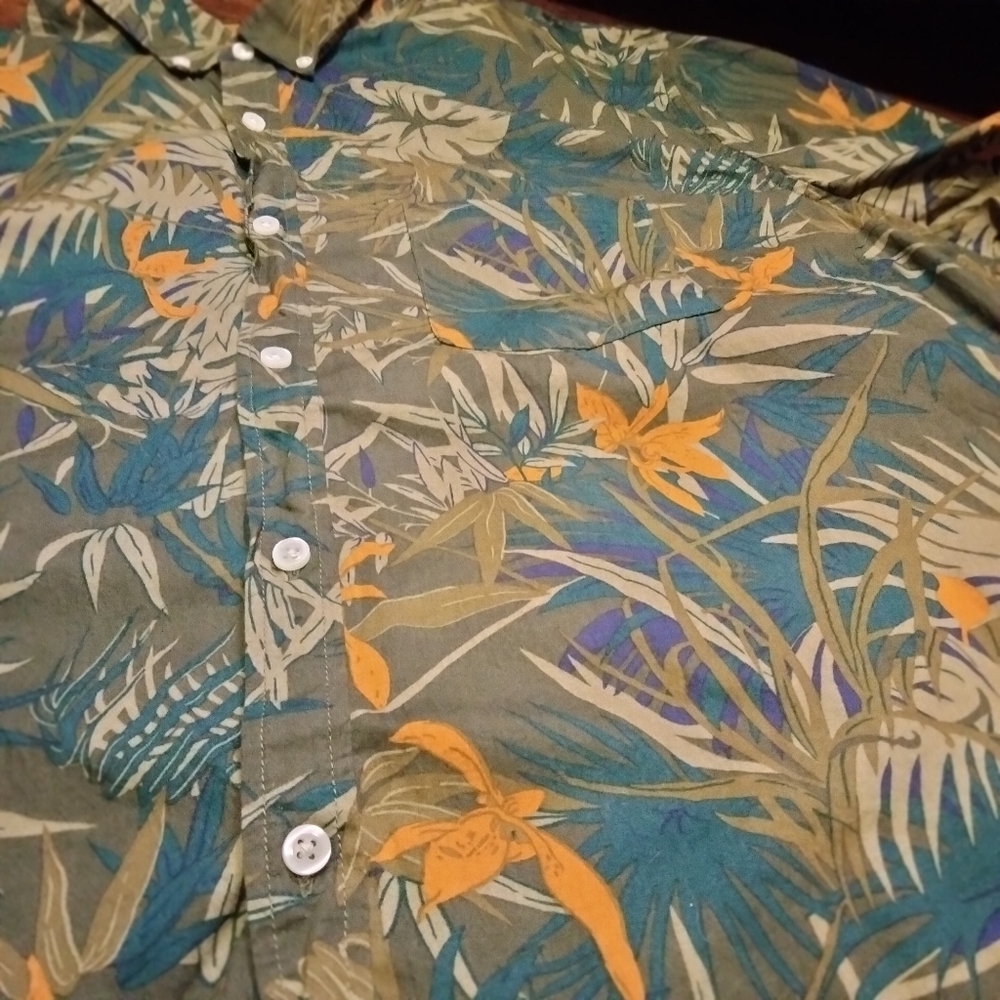 GAP Green Tropical Floral Short-Sleeve Button-Up Shirt